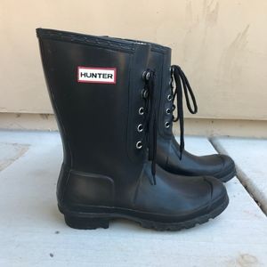 Hunter lace up short boots - women's size 9